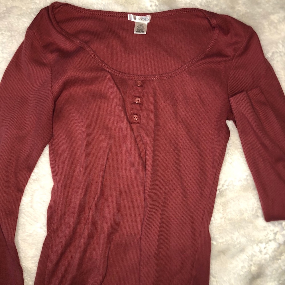 Ribbed long sleeve scoop neck top